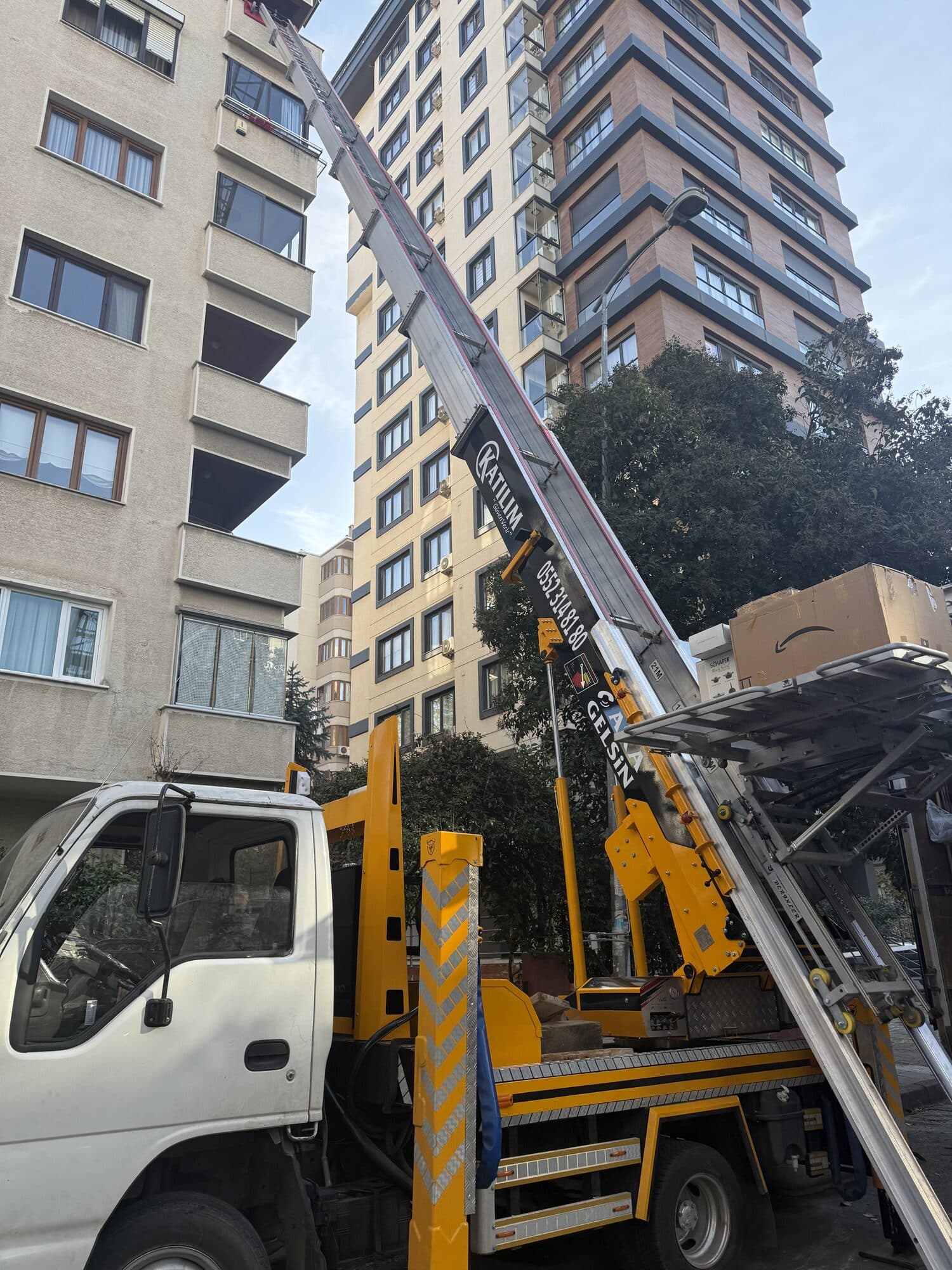 Rezidans binasında asansörlü eşya taşıma