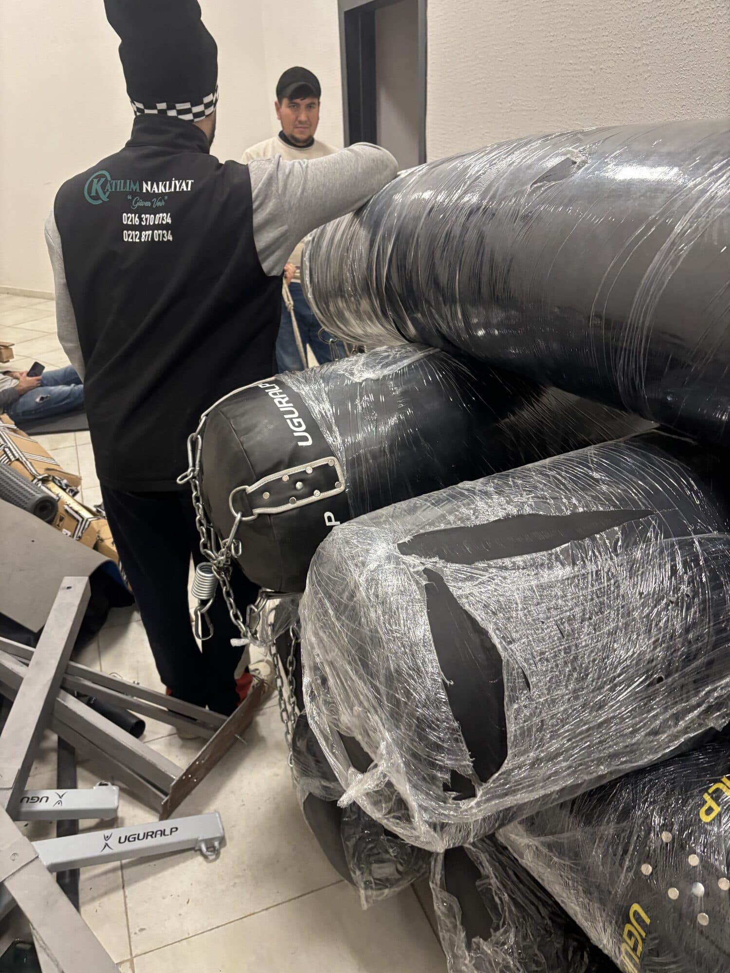 Spor aletlerinin taşıma için özel paketlenmesi