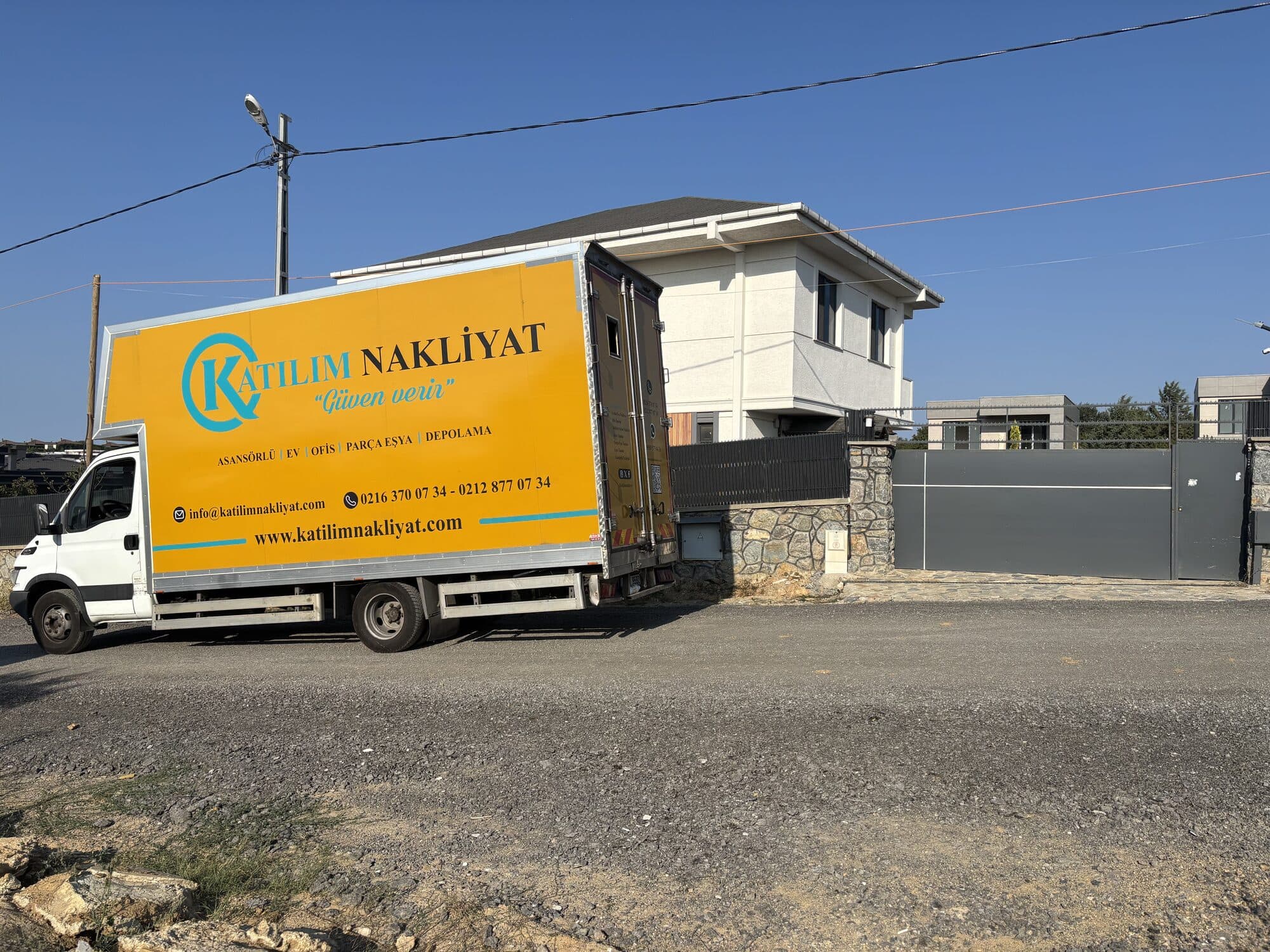 Villa taşıma hizmetinde Katılım Nakliyat aracı