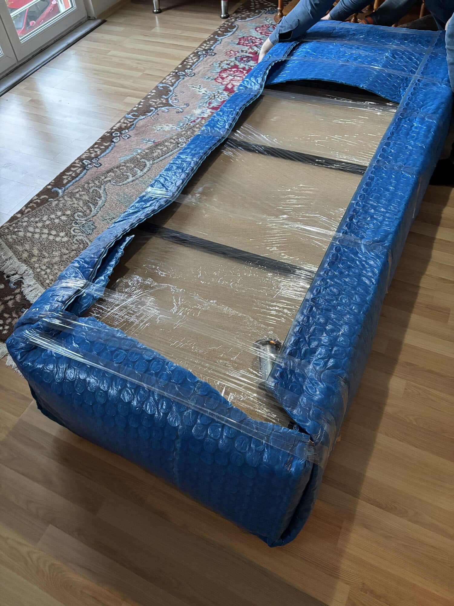 Paketlenmiş yatak bazası taşımaya hazır